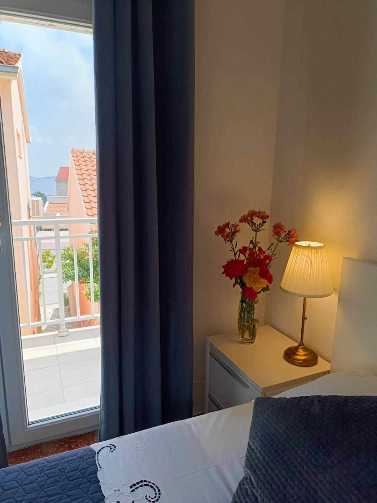 Apartments Frano I Franka By The Sea Orebić Стая снимка
